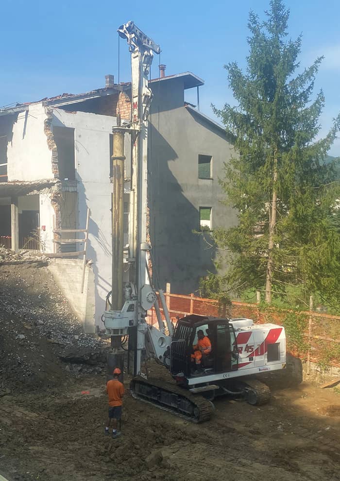 Vendita e noleggio macchine perforatrici - Noleggio Perforatrice Cingolata MAIT HR45