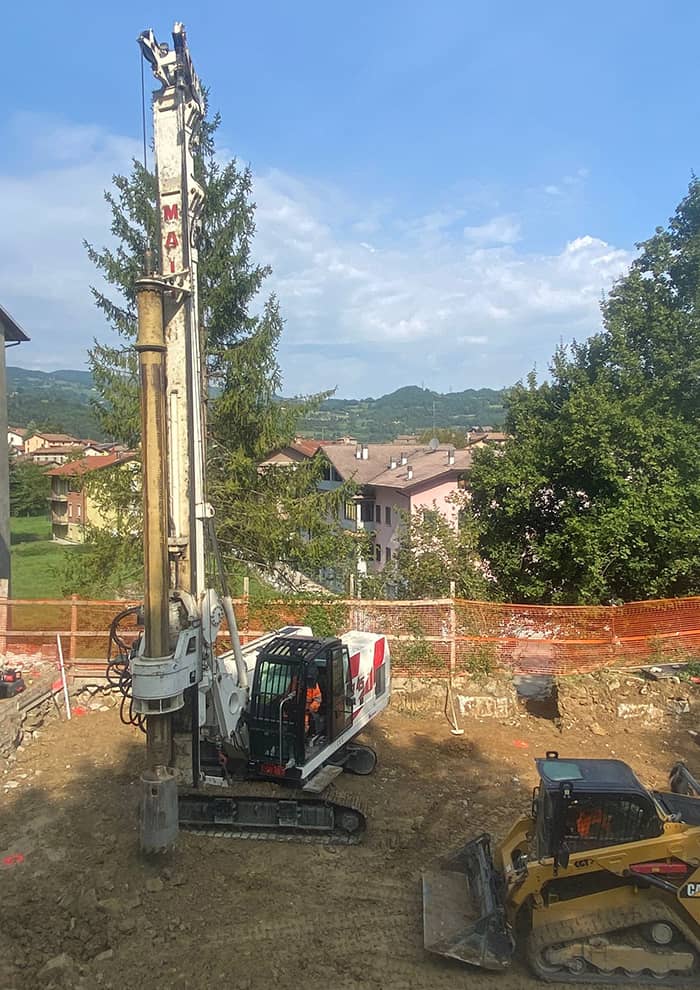 Vendita e noleggio macchine perforatrici - Noleggio Perforatrice Cingolata MAIT HR45