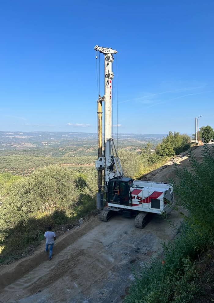 Vendita e noleggio macchine perforatrici - Noleggio Perforatrice Cingolata MAIT HR45