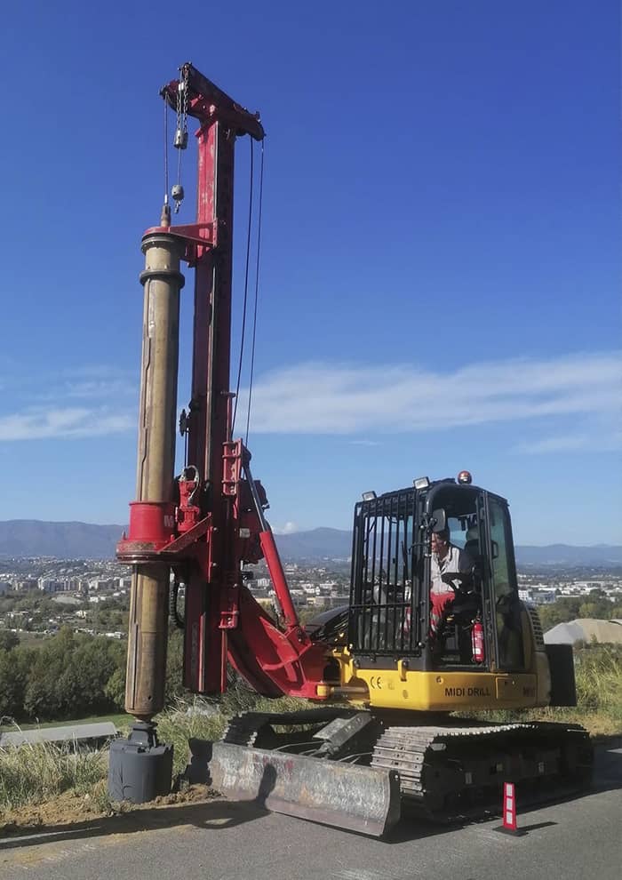 Vendita e noleggio macchine perforatrici - Noleggio Perforatrice Cingolata Compatta MAIT HR30