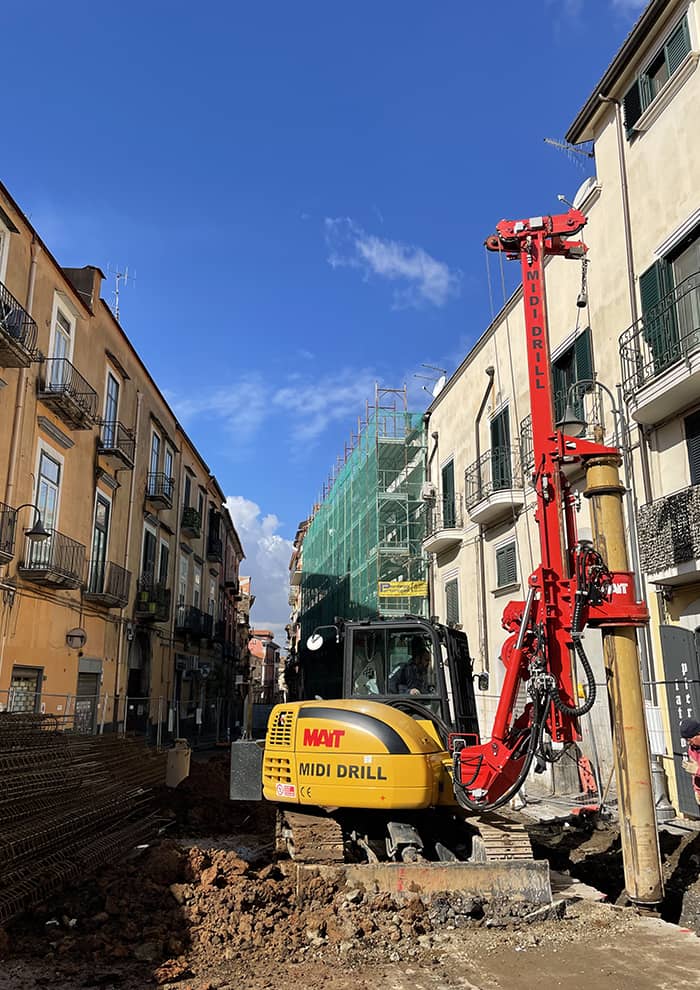 Vendita e noleggio macchine perforatrici - Noleggio Perforatrice Cingolata Compatta MAIT HR30